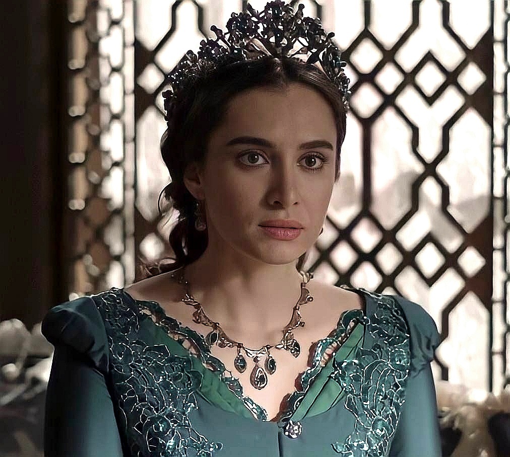 Валиде Турхан.