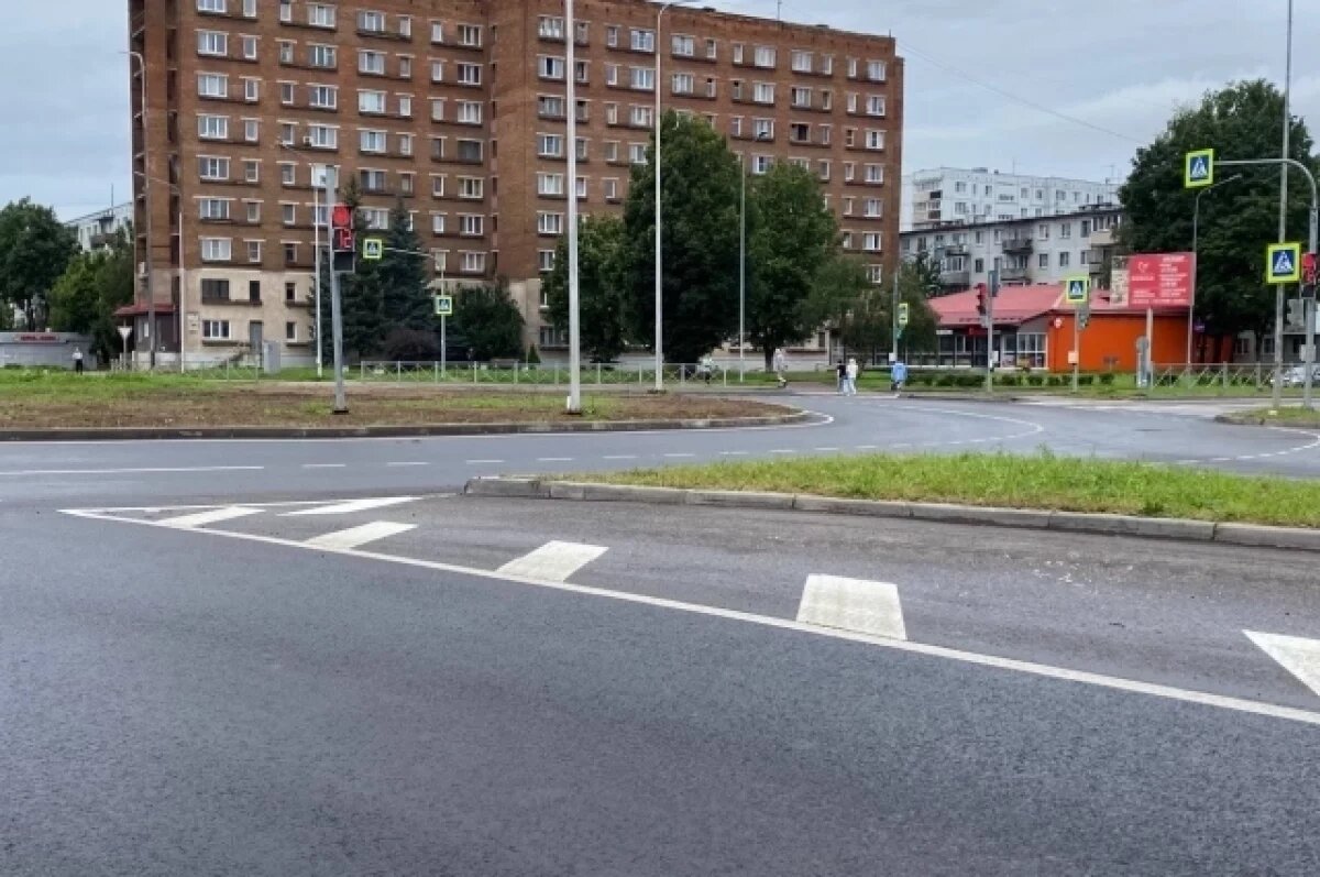    На месяц раньше завершен ремонт на круговом перекрёстке в Пскове