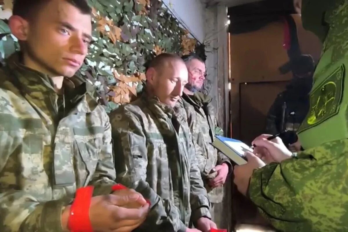    Пленные боевики ВСУ.