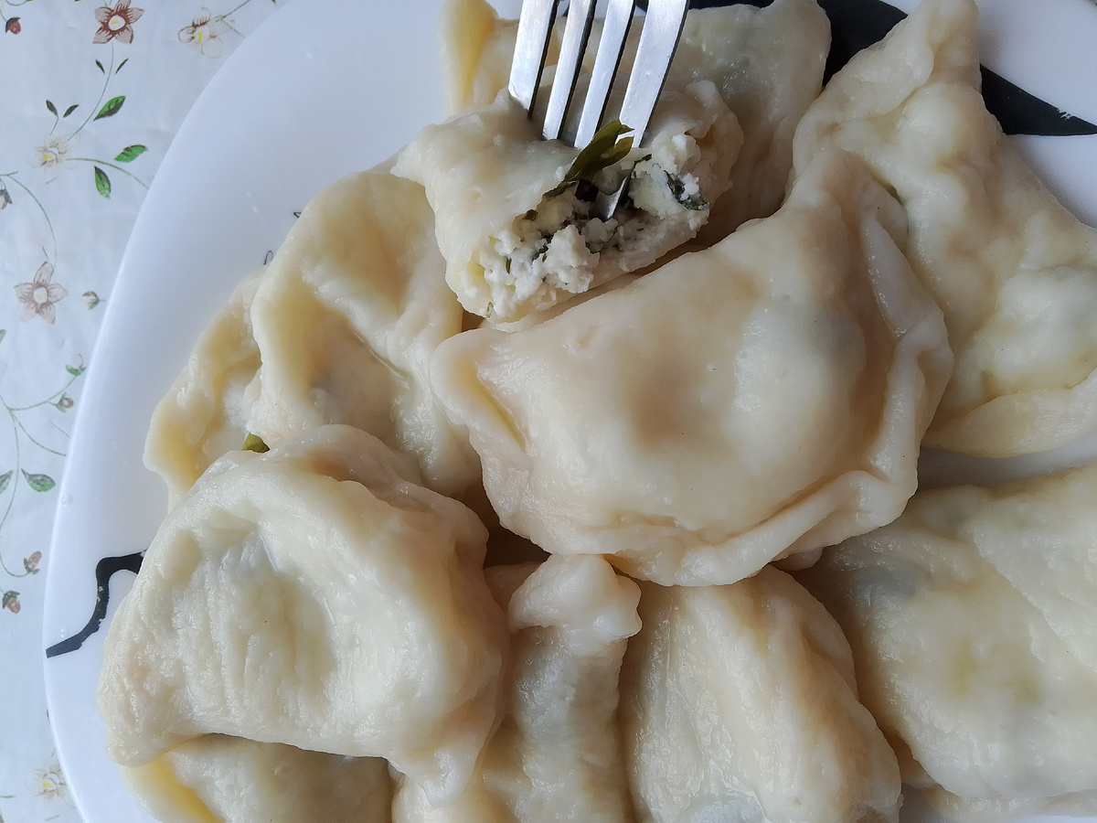Вареники с творогом и зеленью 😋 Творог не сладкий...