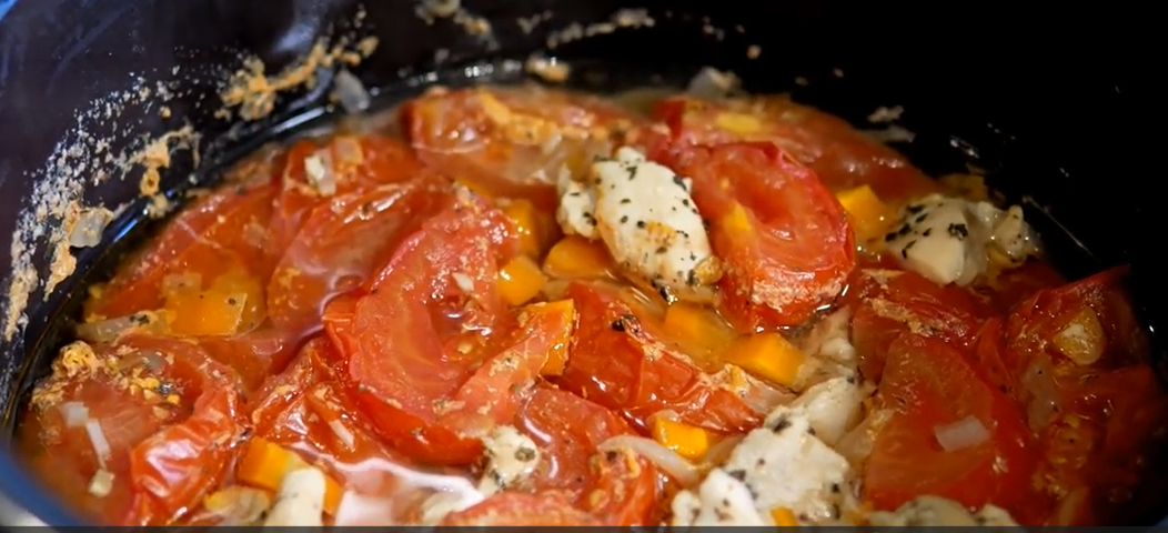 Суп из свежих помидоров с курицей в мультиварке 