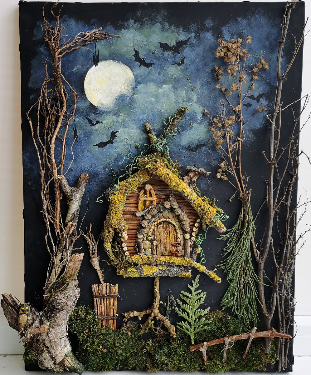 Панно будет великолепно смотреться в раме под стеклом