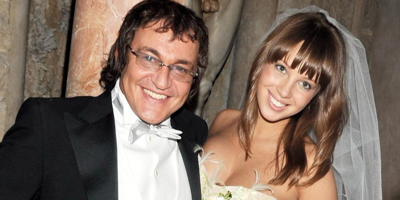 Скандал вокруг Дмитрия Диброва и его молодой жены Полины продолжает разрастаться, словно снежный ком. 