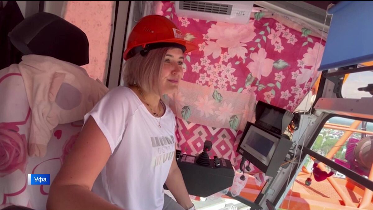    От каменщика до водителя башенного крана: «Вести» побывали на одной из строек Уфы