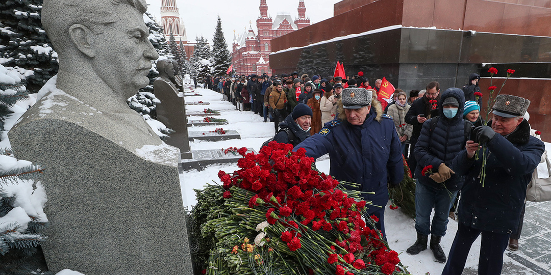 Где похоронен Сталин?