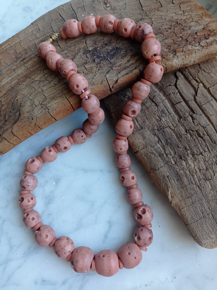 Бусы. Керамика? Стекло? Из коллекции автора