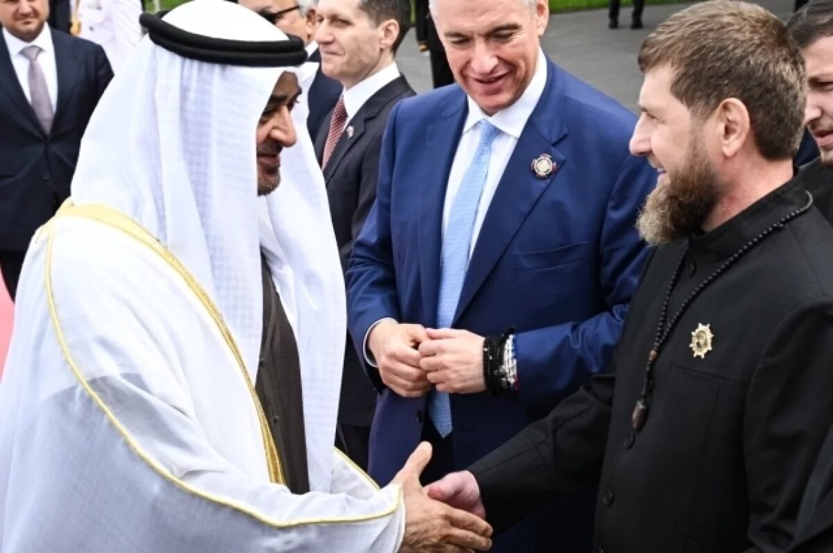    Кадыров встретил прибывшего в Россию президента ОАЭ
