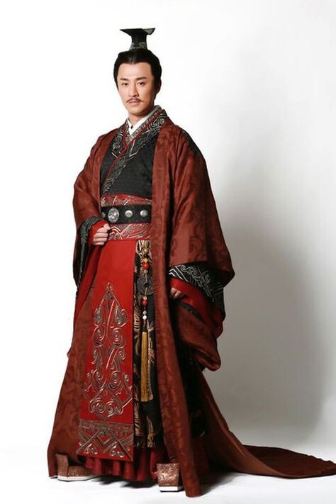 Костюм императора периода Цинь.