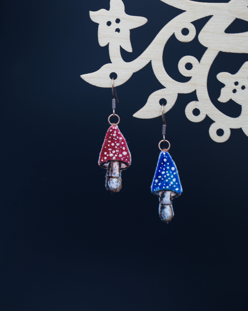 Серьги из ткани с росписью