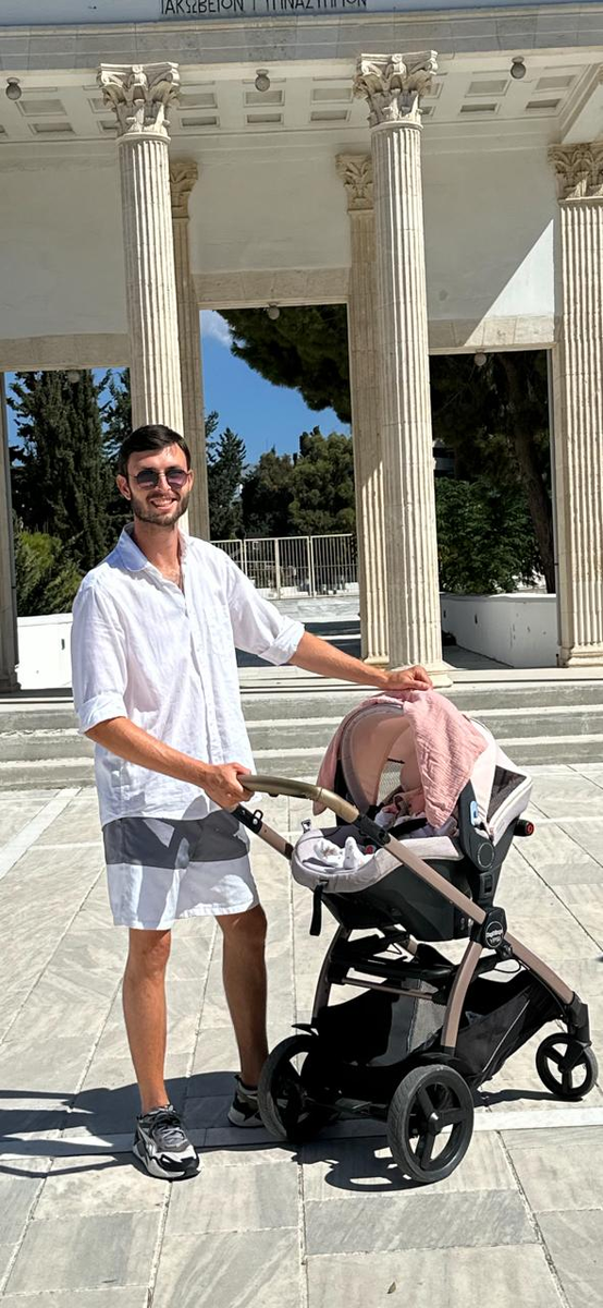 Исковеркал жизнь себе в 29 лет. 