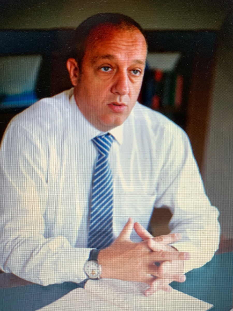 Из-за оплошности секретаря арбитражного суда банкрот не смогла выехать с семьей на отдых за границу,- адвокат Ноздря Андрей Анатольевич.