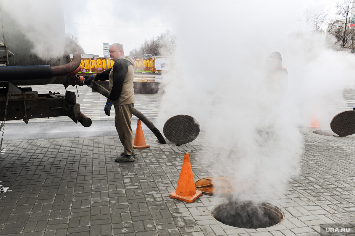 По данным депутата со ссылкой на Минстрой, только в 2022 году ежедневно фиксировалось больше 200 аварий. Фото: Вадим Ахметов © URA.RU