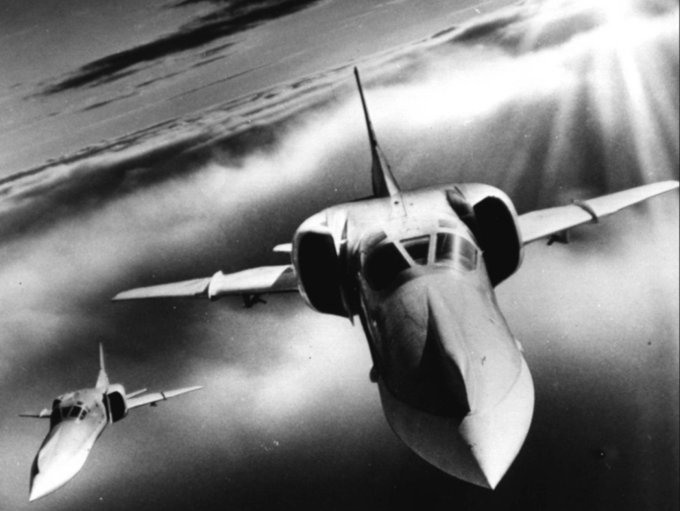 Оригинальные фото, сделанные в своё время Анваром Фатхуллиным - нештатным корреспондентом журнала "Авиация и Космонавтика, служившим у нас лётчиком на Ту-22М2.