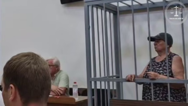 Вторая подсудимая. Одна из обвиняемых. Фото: скрин видео суда.