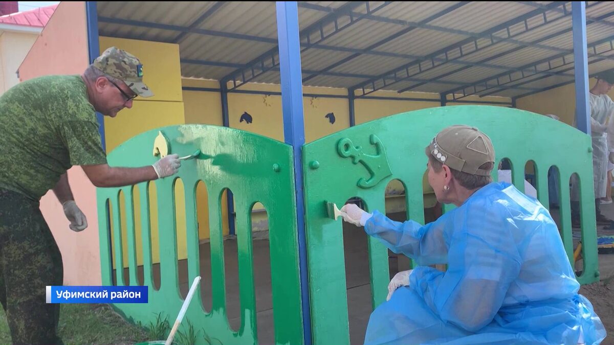    Боец с позывным "Кайтыр" помог воспитателям детсада под Уфой обновить веранду