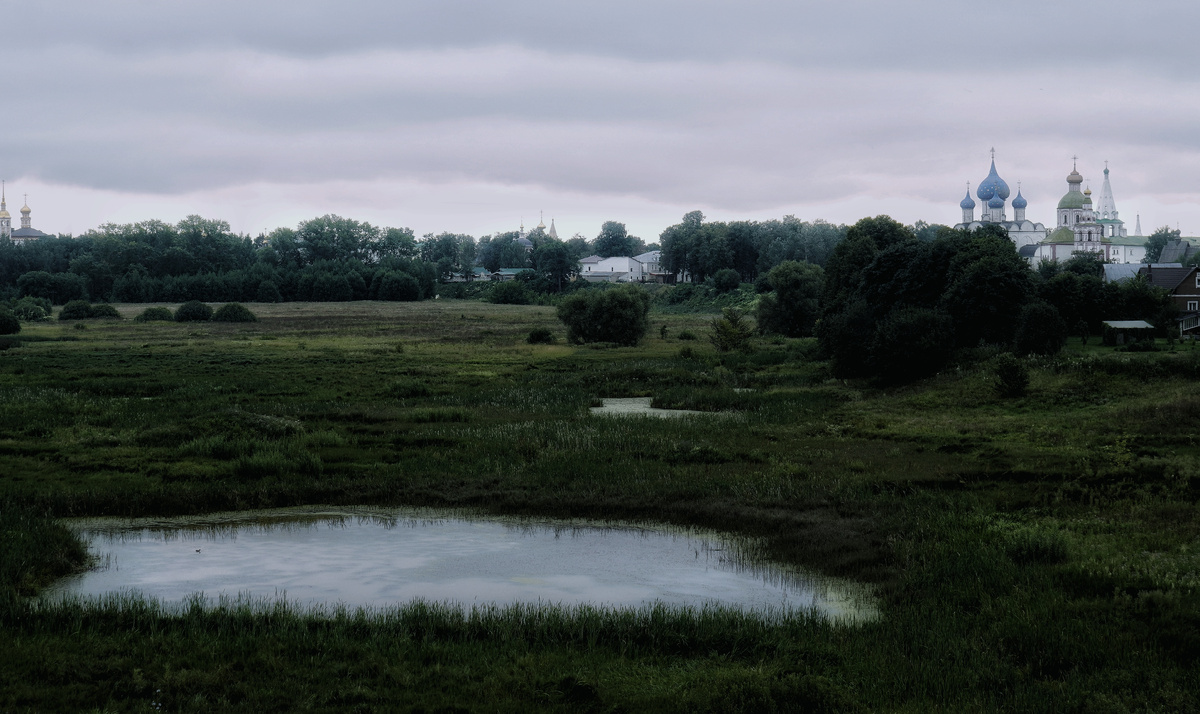  Ранним утром второго дня нашего группового велопутешествия, оперативно позавтракав, мы быстро свернули палатки , и приготовились к обратному пути в город Владимир с заездом непосредственно на пол дня в Суздаль.