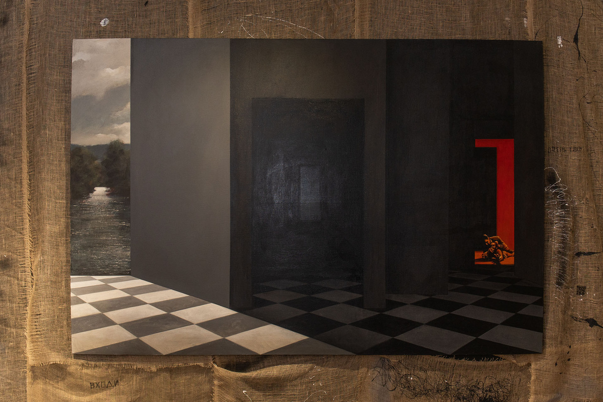    Работа в экспозиции выставки «Русский хоррор: ритуал противоречий»