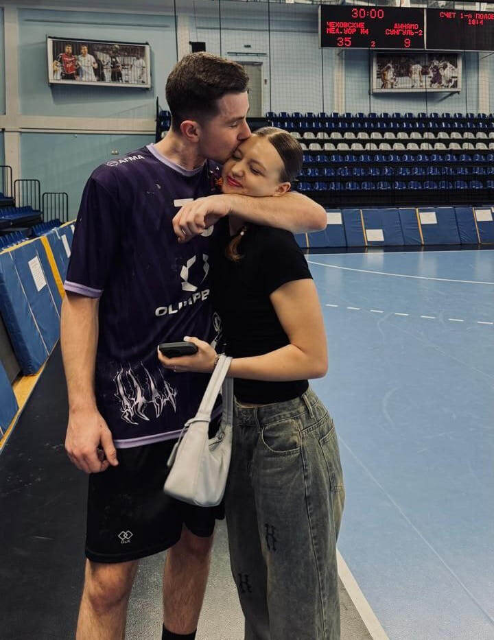    С любимой девушкой Мариной