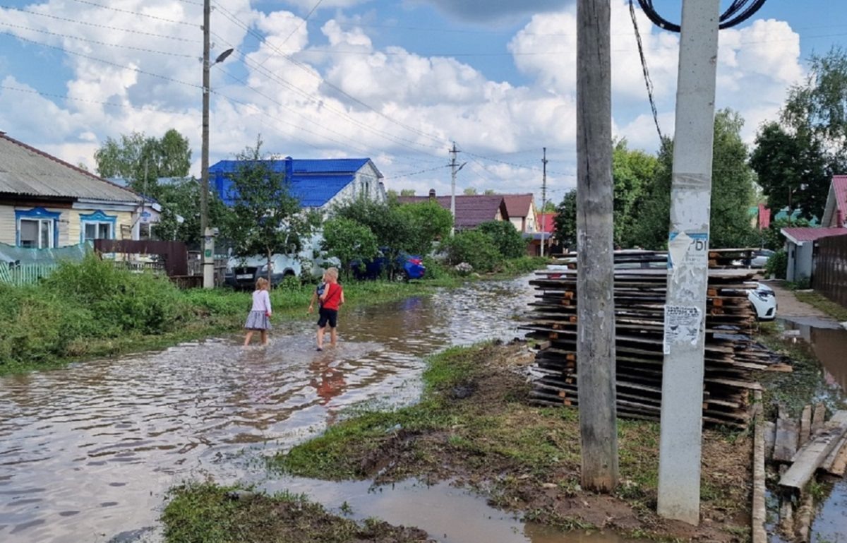    В затопленных домах вода доходила до уровня кухонных плит