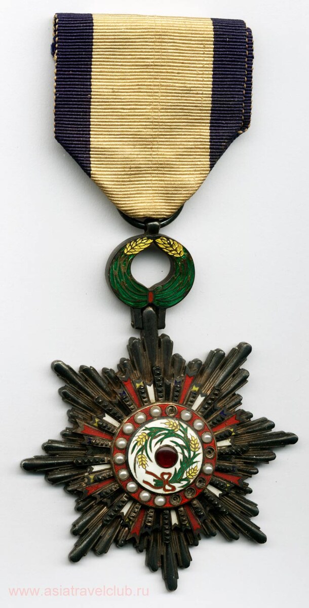 Орден Тучного колоса. Фото в свободном доступе.