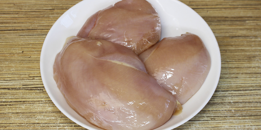 Куриные стрипсы как в KFC, только лучше и полезнее! Секрет хрустящей корочки — в пачке чипсов.