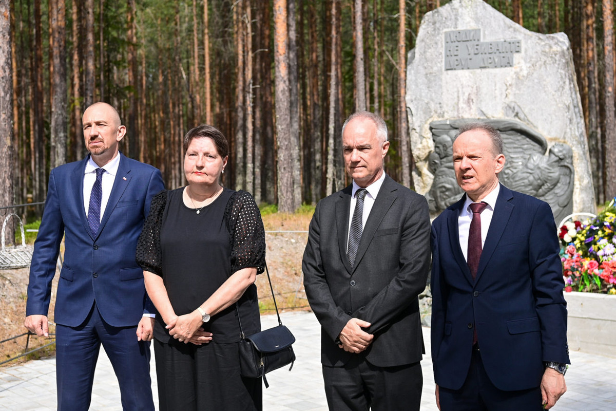    Иностранные дипломаты. Фото: «Республика» / Сергей Юдин