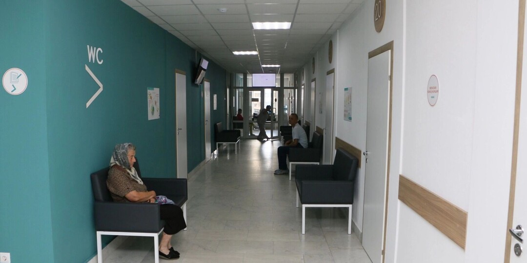 Мигрантам — бесплатно. Как медицина стала жертвой либеральных законов