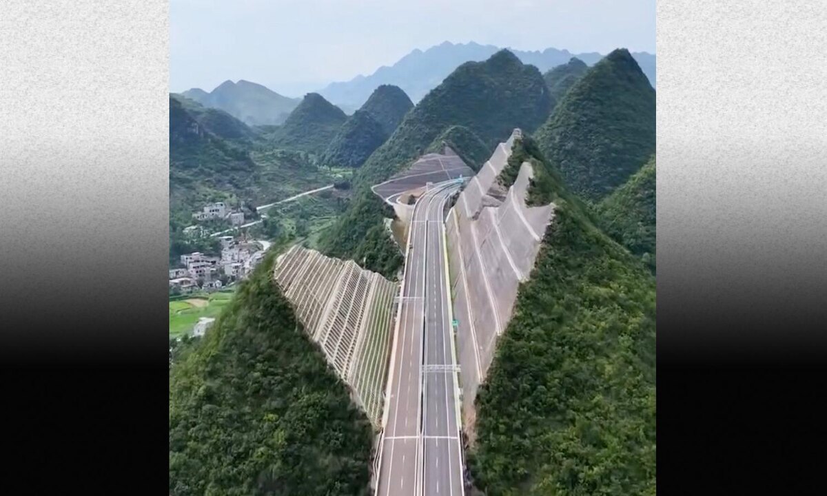    фото:кадр видео: @mfa_china; обработка Vokrugsveta.ru