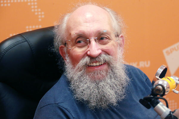 Журналист, телеведущий, публицист Анатолий Вассерман / Александр Натрускин/РИА Новости   📷