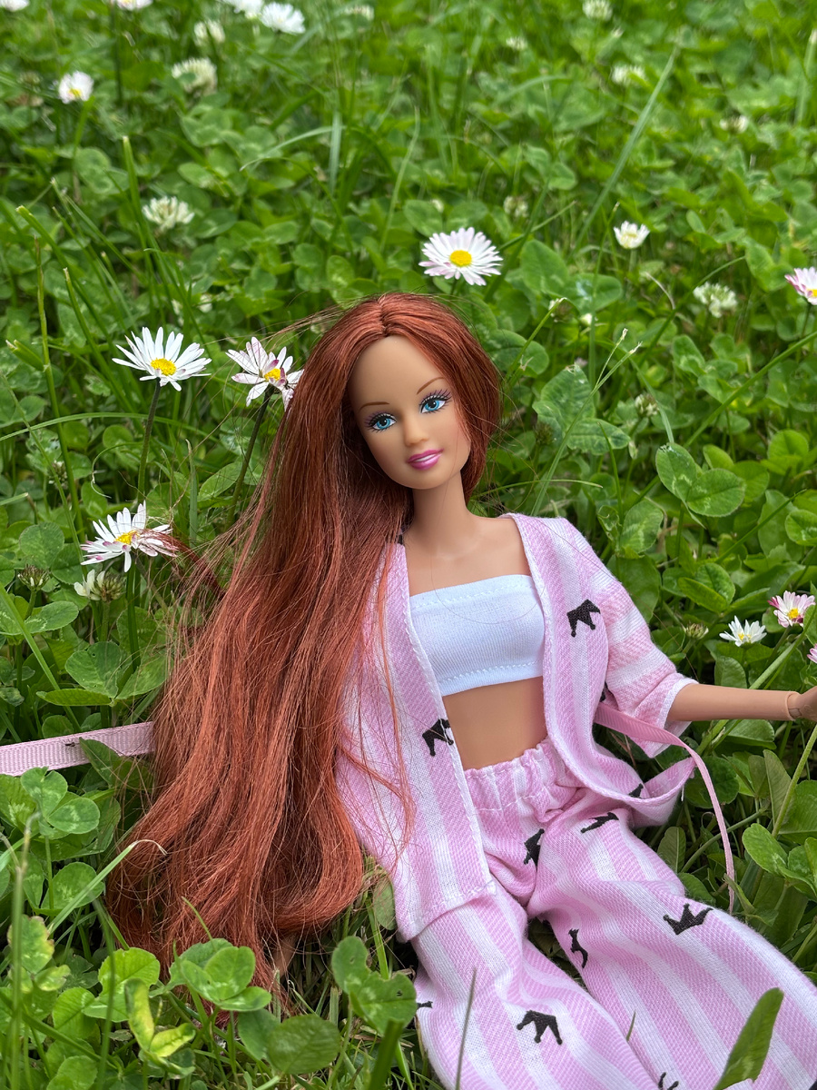 Газон- это прямо хит сезона для фото! На нем уже все полежали😂