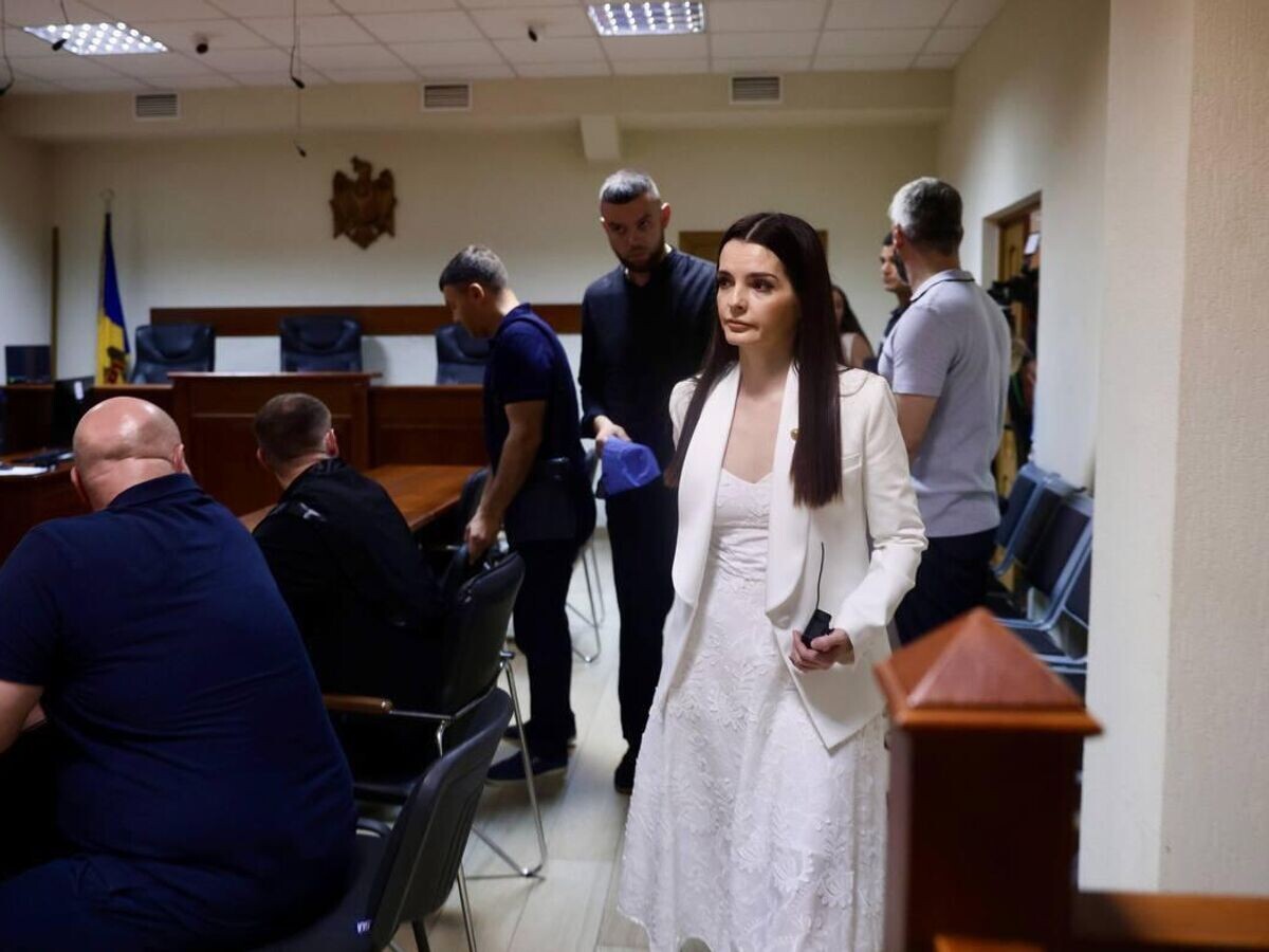    Глава Гагаузской автономии в составе Молдавии Евгения Гуцул перед оглашеним приговора по ее делу в районном суде Кишинева© Фото : пресс-служба Башкана АТО Гагаузия
