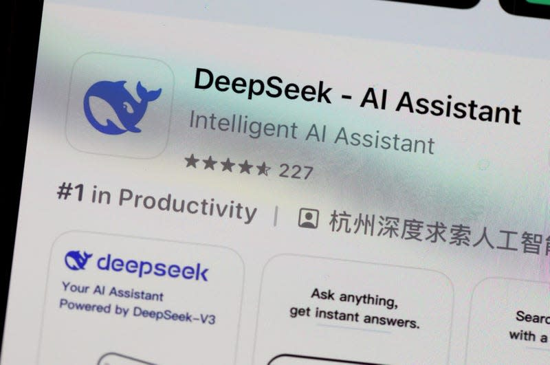 Иллюстрация приложения DeepSeek в магазине приложений Apple на iPhone. Иллюстратор: Джастин Салливан (изображение Getty Images).
