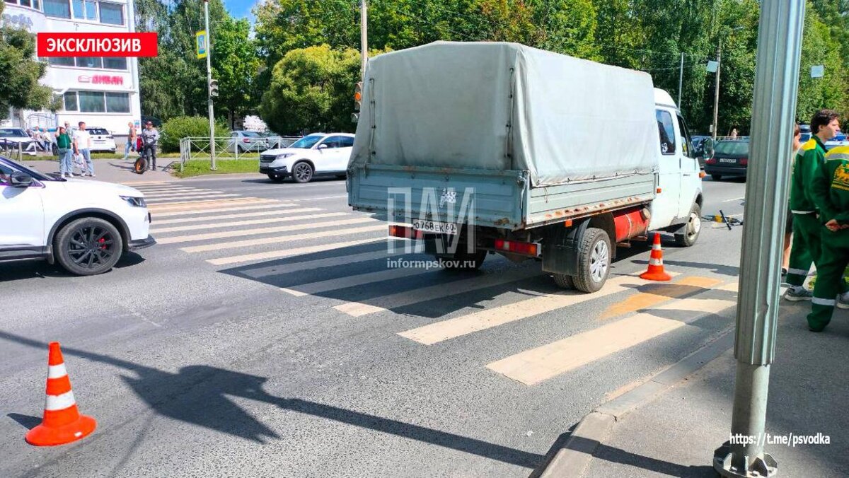 11-летнего ребёнка сбили на улице Юбилейной в Пскове
Фото: Telegram-канал «Псковская сводка. ПАИ»