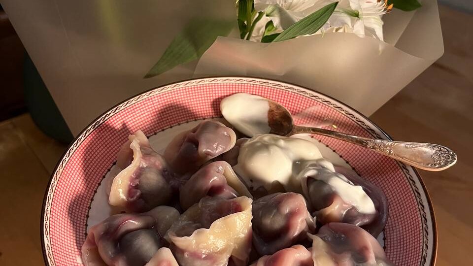 Вареники с черешней — если не знаете, куда её деть (или просто любите лепить)