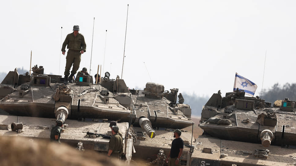 Военнослужащие израильской армии на границе с Газой, 19 мая .📷Фото: Ronen Zvulun / Reuters