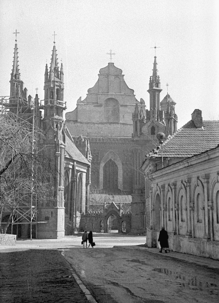Костел Святой Анны в старом Вильнюсе. Борис Смирнов-Русецкий, апрель - май 1969 года, Литовская ССР, г. Вильнюс, архив Владимира Александровича Карлова.
