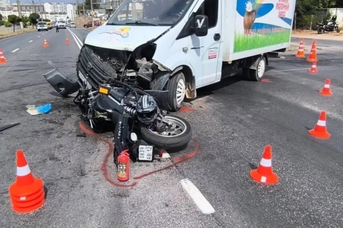    В Севастополе грузовик столкнулся с мотоциклистом
