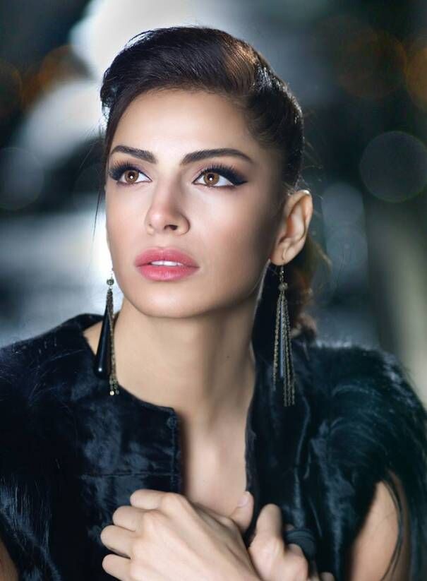 Амаль Махер