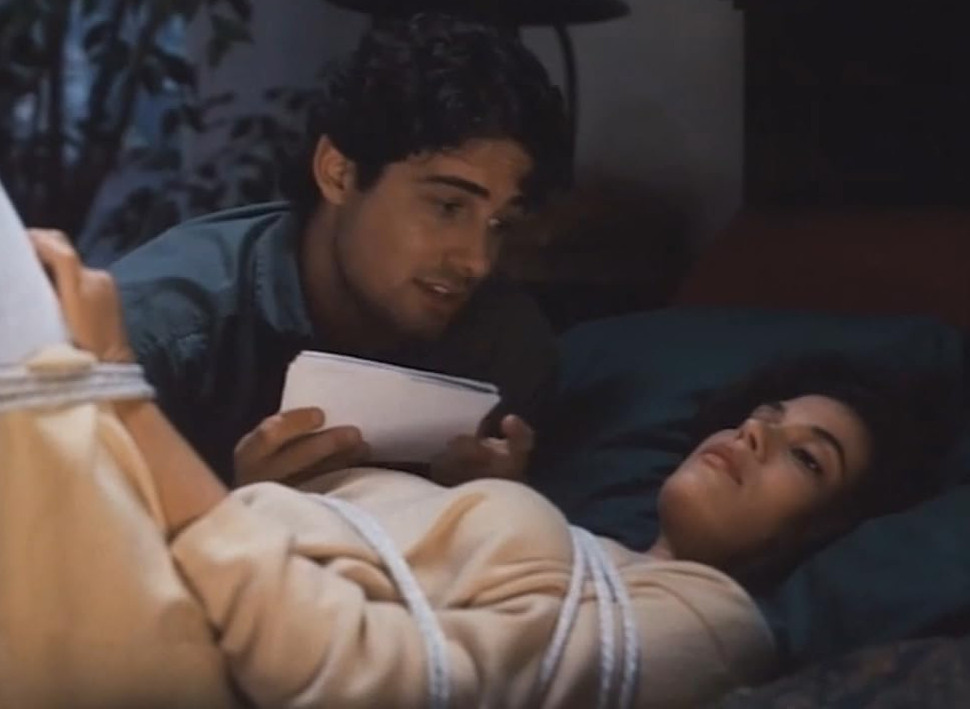 Кадр из фильма «По рукам и ногам» (1993)