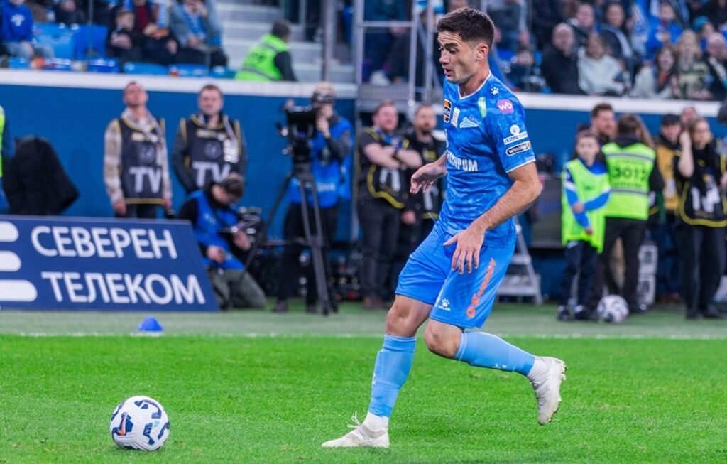    Минспорт ужесточит лимит на легионеров в РПЛ: что это значит для российского футбола (источник изображения) News Express Team