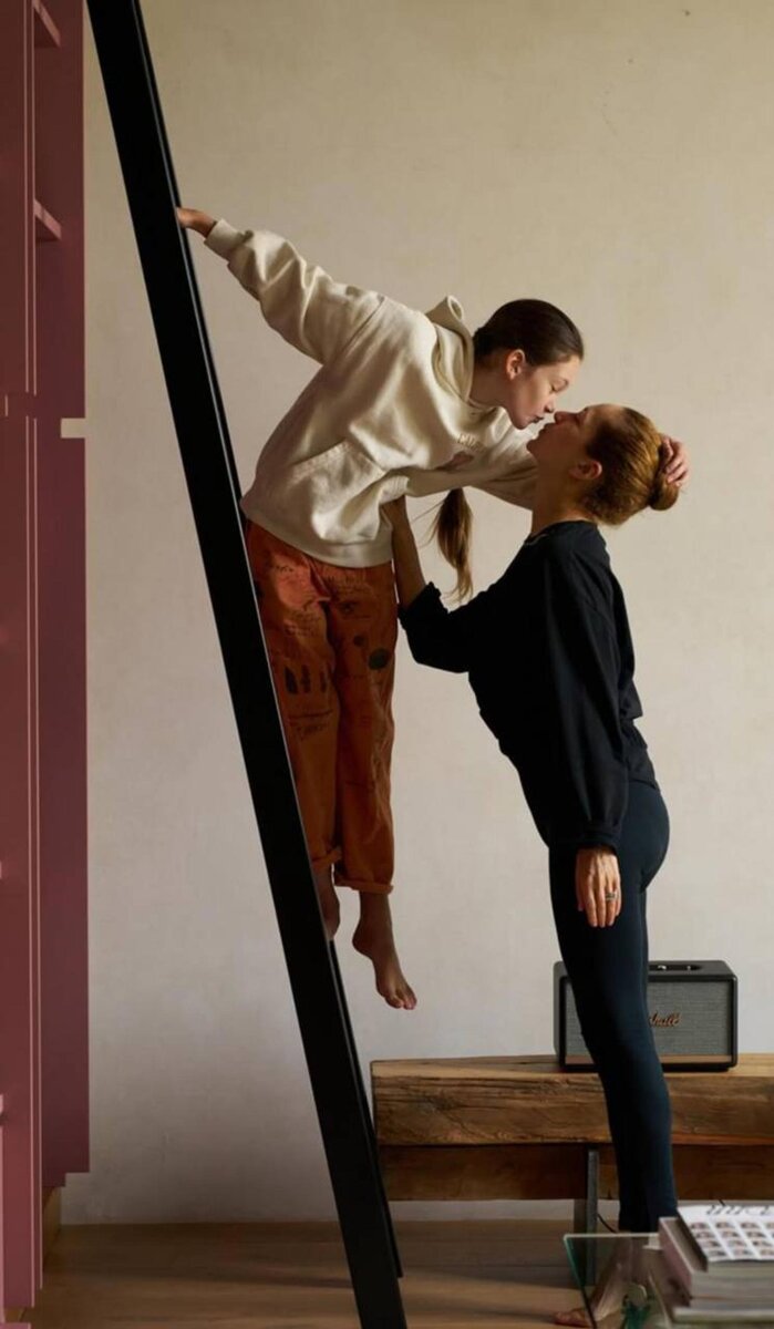    Дарья Мороз с дочерью Варварой. Фото: Инстаграм* @v_isakova