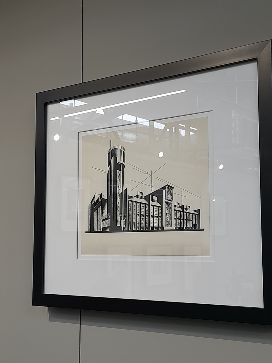 В поисках образа. Фото сделано в галерее им. Я.Г.Чернихова 24.07.2025