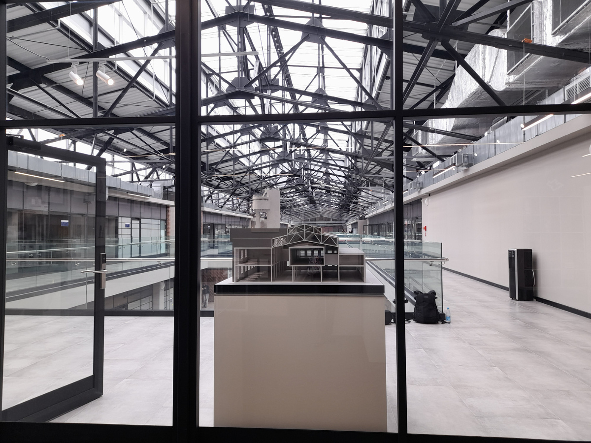 макет из галереи им. Я.Г.Чернихова, в котором видно, что здание изначально было двухэтажным