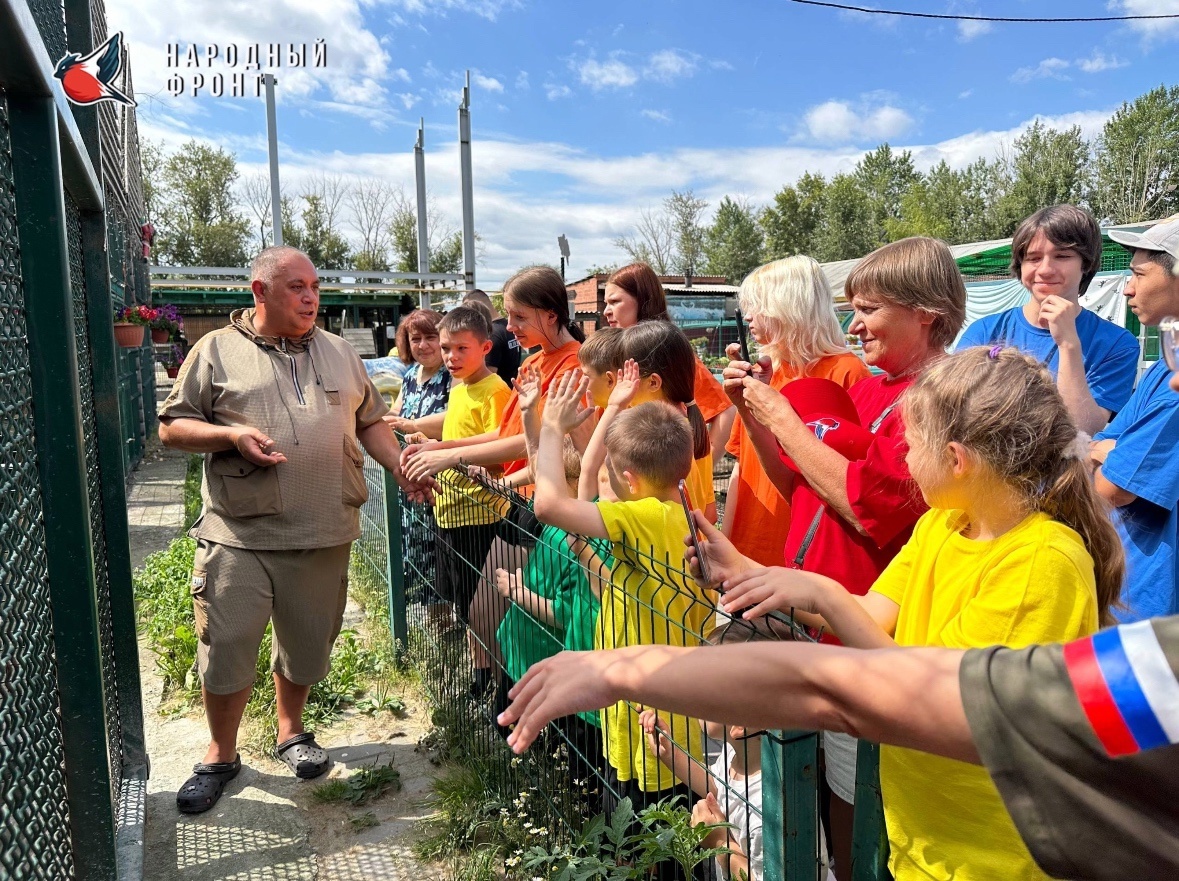 Карен Вачаганович и гости праздника