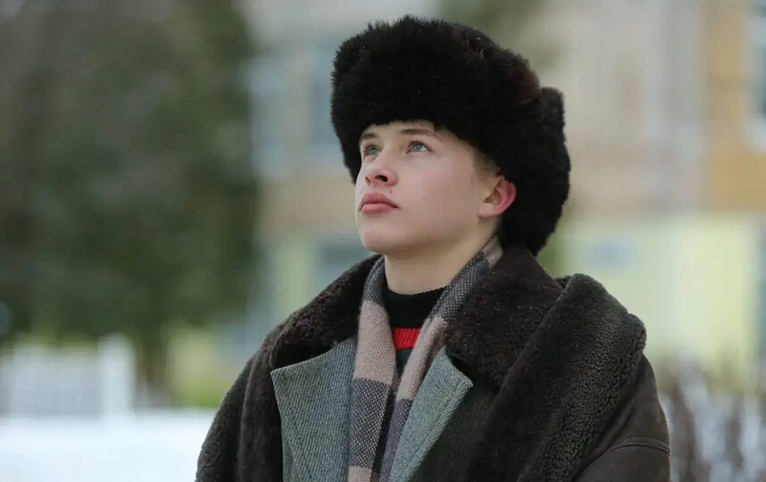    Леон Кемстач в роли Пальто в сериале "Слово пацана. Кровь на асфальте".START, Wink