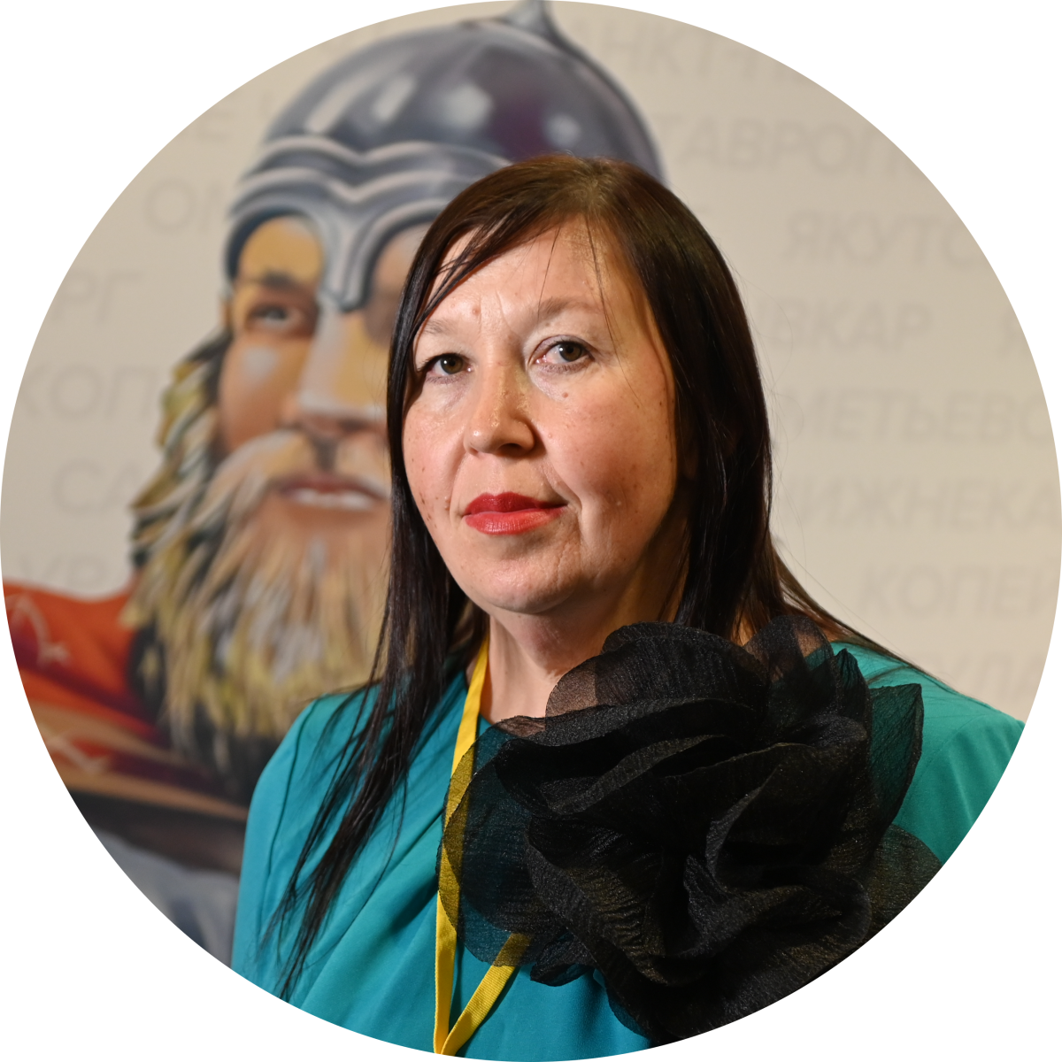 – К сожалению, это распространенная история. Место в очереди за квартирой еще не гарантирует, что квартиру предоставят в законный срок. Власти обязаны обеспечивать сирот жильем, когда тем исполнится 18 лет. Такое право гарантирует ст.8 Федерального закона №159-ФЗ. Но, как показывает практика, сироты ждут ключи от квартиры по несколько лет. Причины в большинстве регионов одни и те же – нет жилья или нет денег. Обычно в таких случаях мы помогаем сиротам обратиться в суд, чтобы поторопить чиновников. С решением суда на руках у заявителей больше шансов получить долгожданные квадратные метры. В случае Валентины Вишняковой мы решили действовать через прокуратуру. Туда мы обратились совместно с депутатом Заксобрания Амурской области от партии «Справедливая Россия – За правду» Кириллом Зиминым, – рассказала специалист Центра защиты прав граждан в Благовещенске Ирина Аверина.