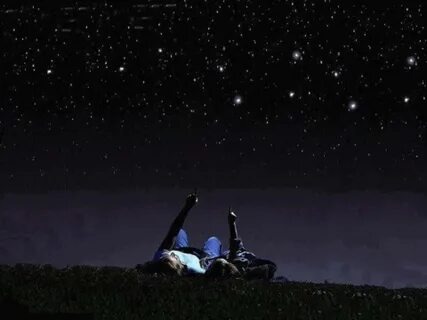 Под звёздами мы вспоминаем, мечтаем, задаём себе важные вопросы