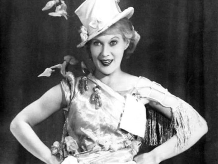 Любовь Орлова в фильме "Веселые ребята"