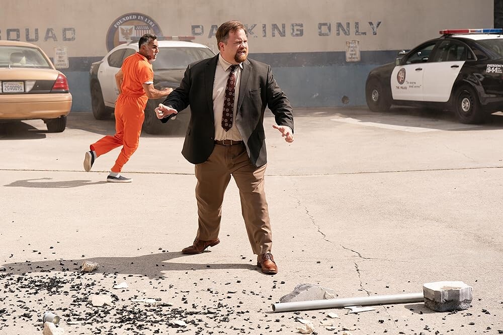 Кадр из фильма "Голый пистолет" / The Naked Gun (2025).