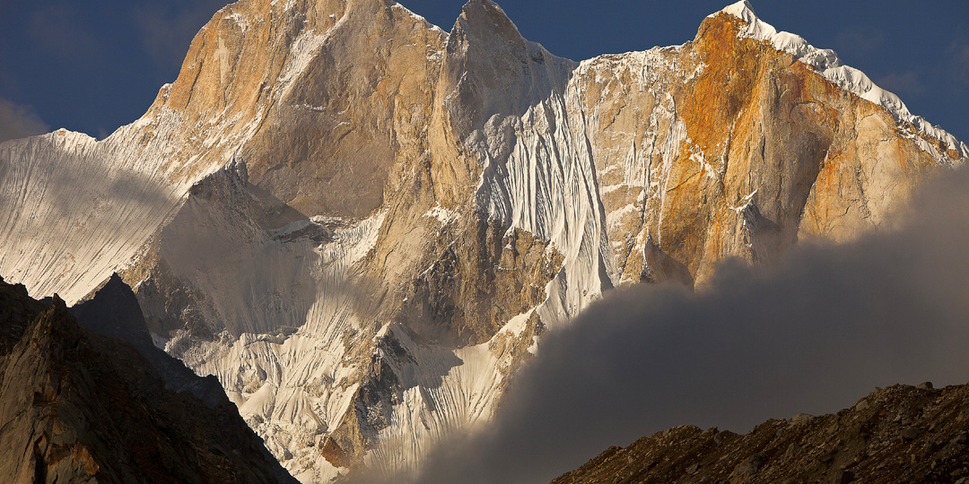 Индийская экспедиция нацелилась на непройденный восточный хребет Меру Южной. Краткая история восхождений на Меру